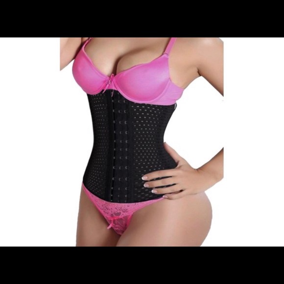 SOLD♥️GIVEAWAY: Black Breathable Waist Trainer - Picture 2 of 2